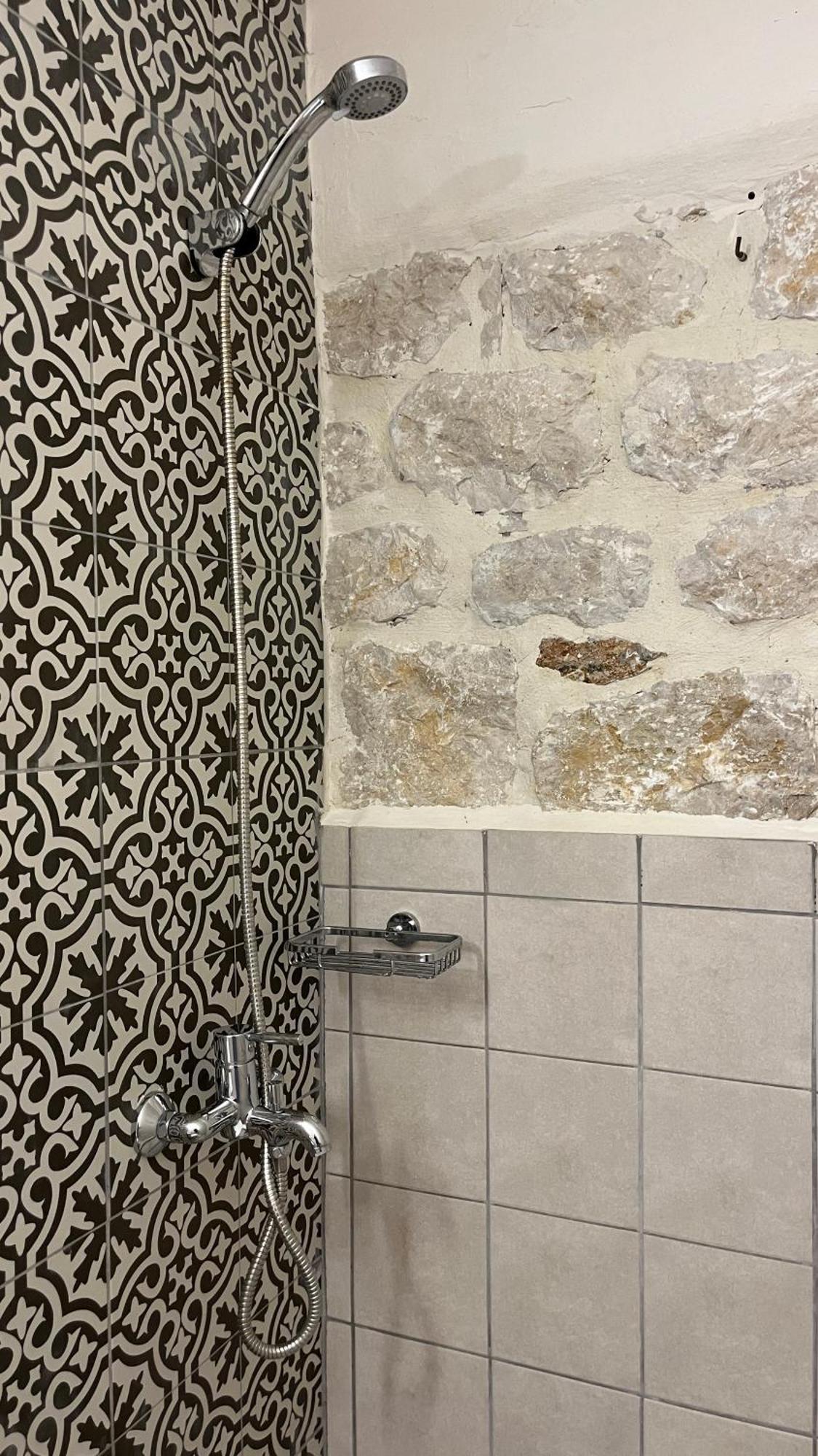 Eternia Apartment *